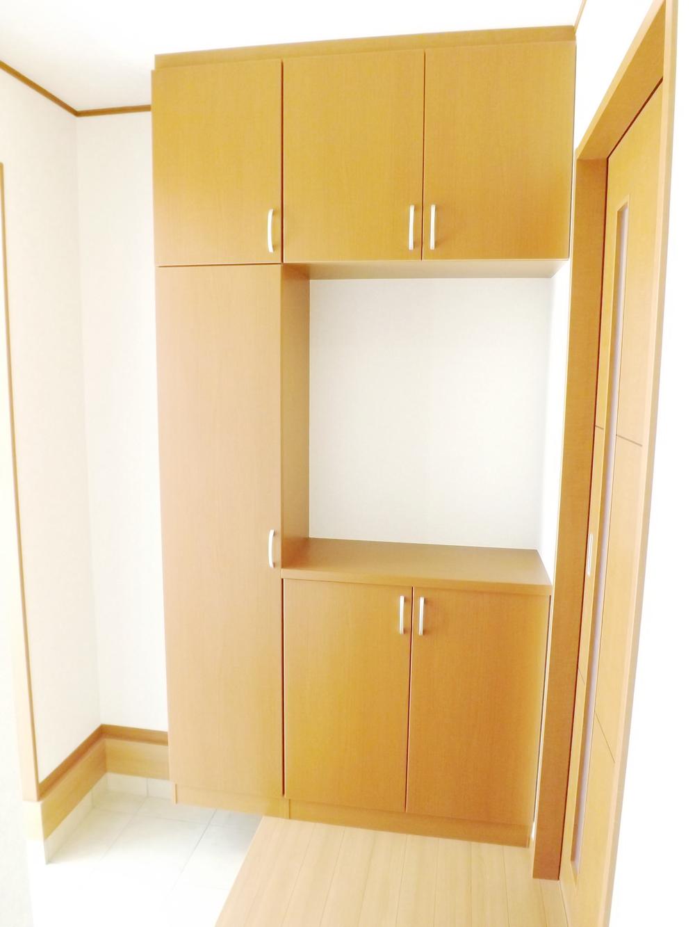 Same specifications photos (Other introspection). Same specifications photo (entrance introspection)