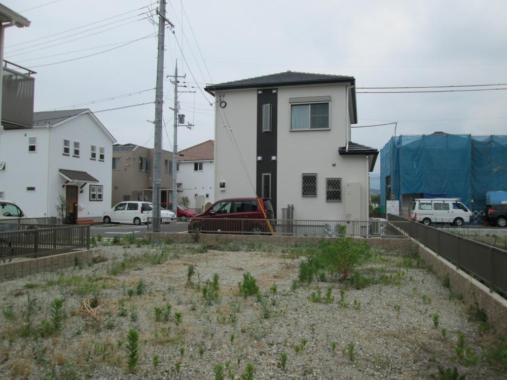 Local photos, including front road. Local (June 2013) Shooting