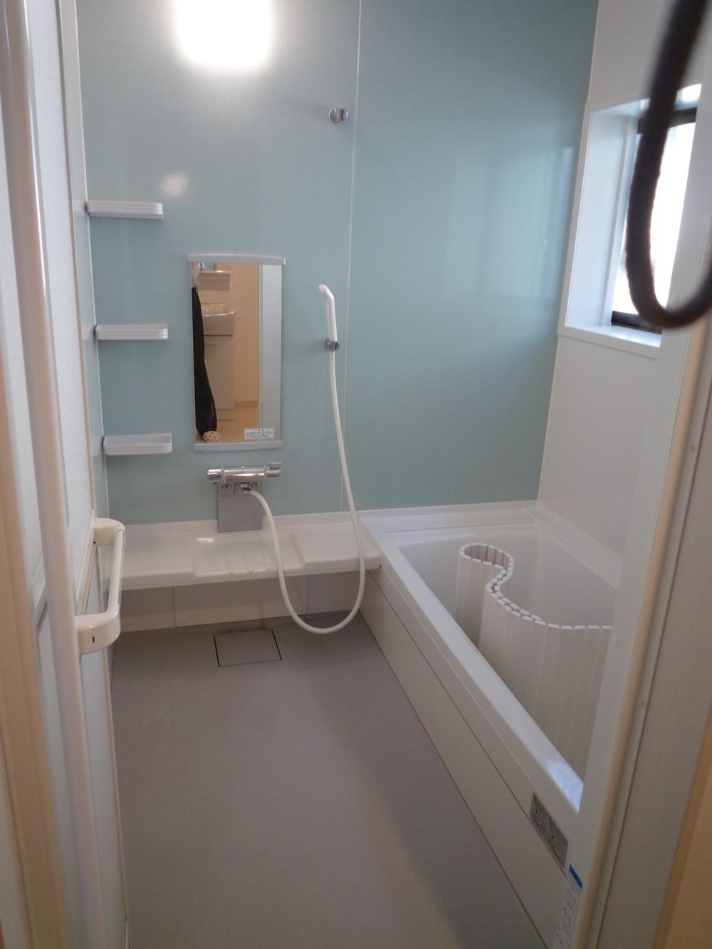 Bathroom. Local (09 May 2013) Shooting