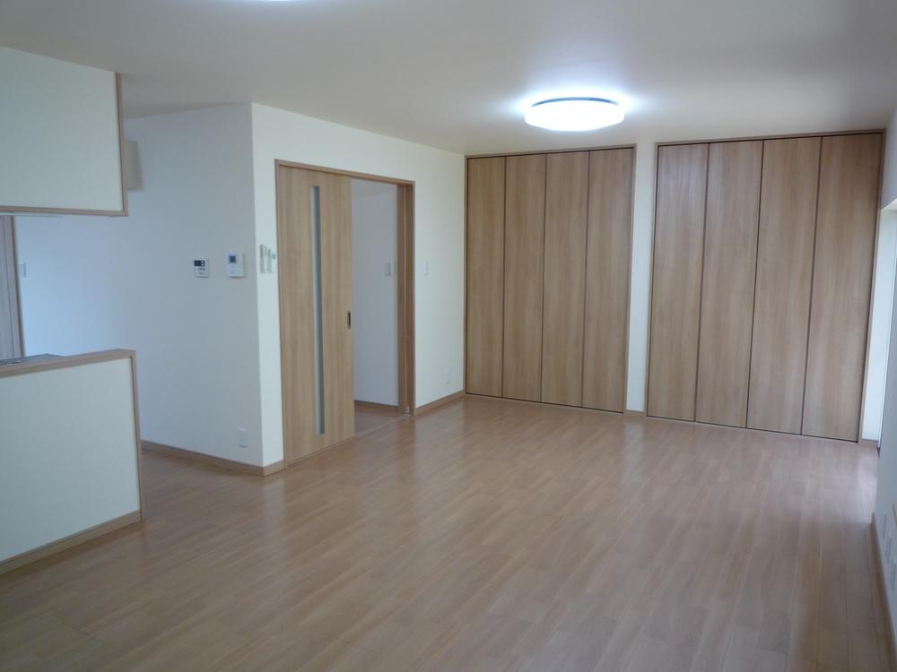 Living. Local (09 May 2013) Shooting