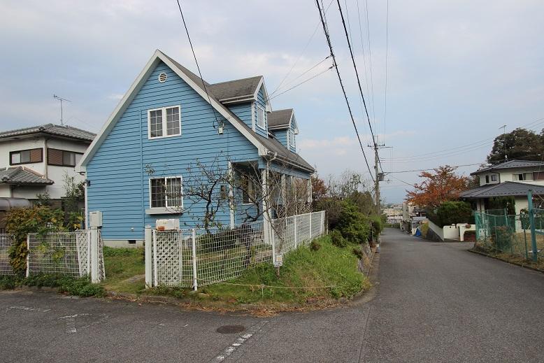 Local photos, including front road. 2013 November shooting