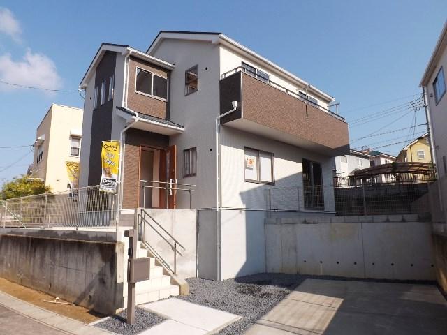 Local appearance photo. Simple modern appearance!