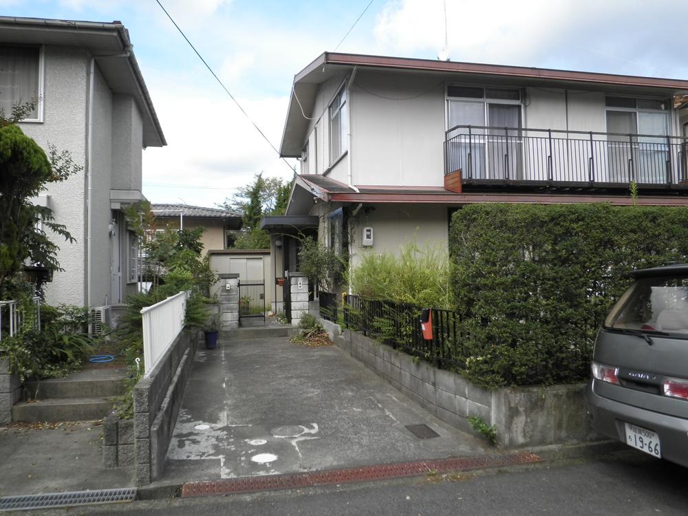 Local appearance photo. Local (12 May 2012) shooting