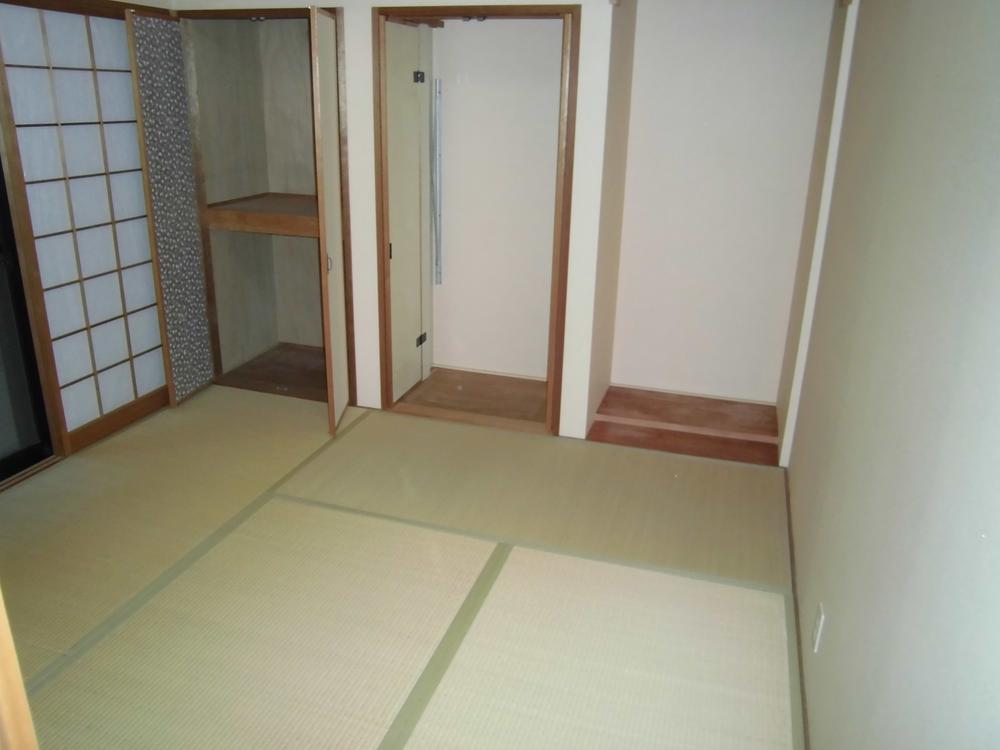 Non-living room. Indoor (12 May 2012) shooting