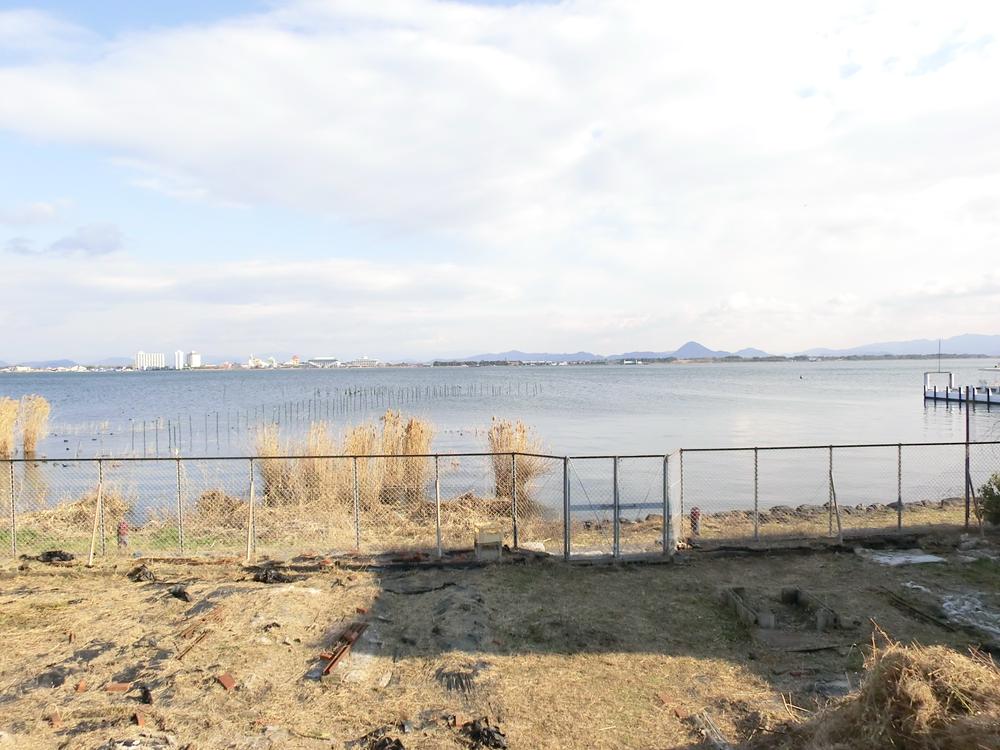 View photos from the dwelling unit. View from the site (November 2012) shooting