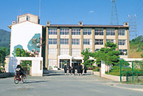 Junior high school. Nango 690m until junior high school