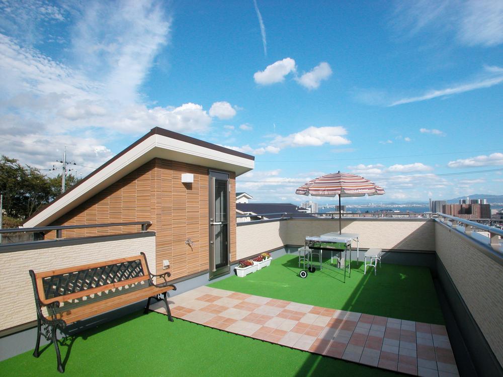 Building plan example (exterior photos). Views of the Lake Biwa from the rooftop balcony!