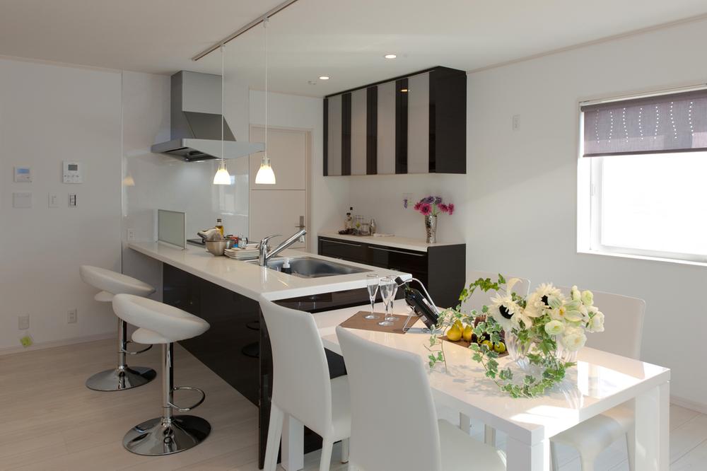 Kitchen. Indoor (September 2012) shooting