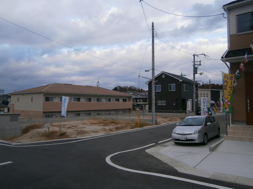 Local photos, including front road. Local (12 May 2013) Shooting