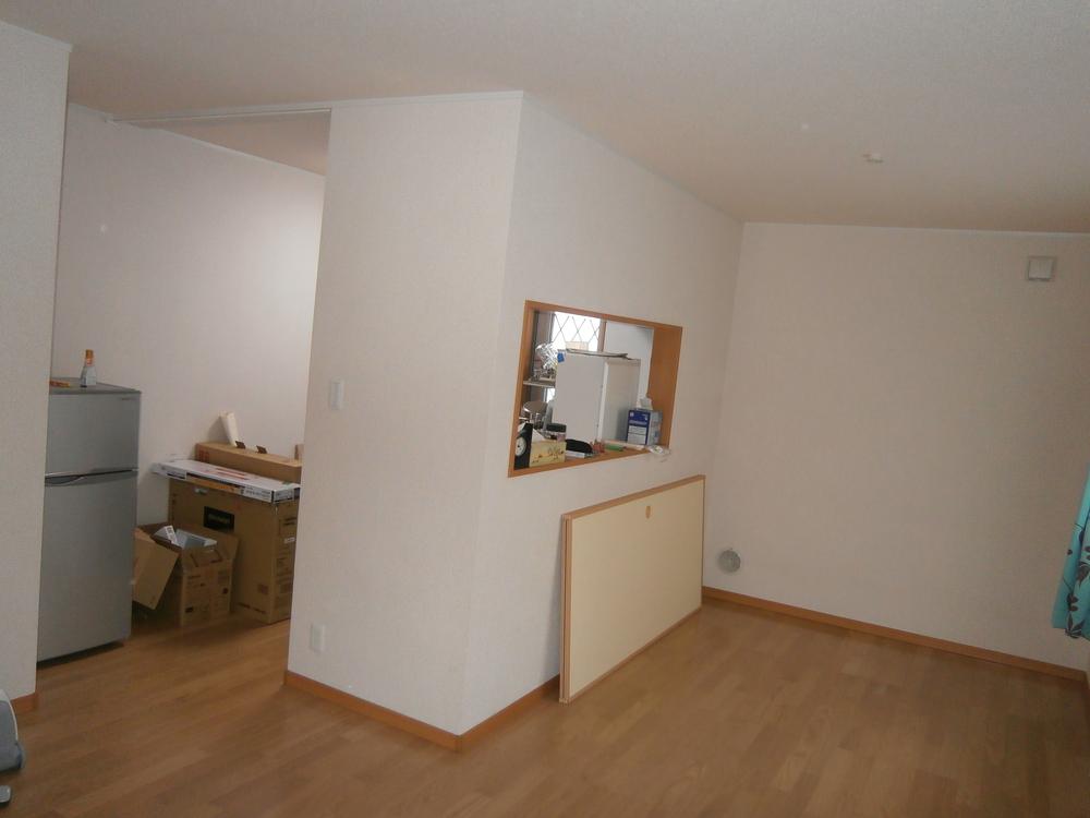 Living. Local (11 May 2023) Shooting