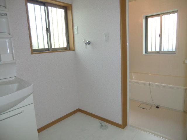 Bathroom. Local (11 May 2023) Shooting