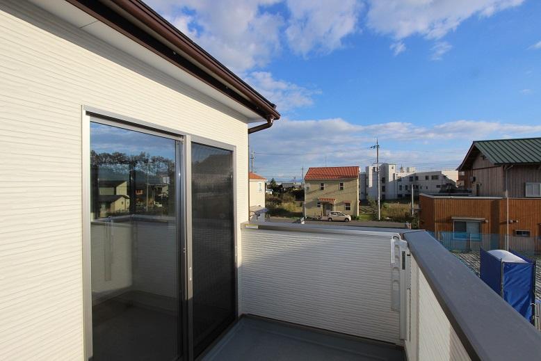 View photos from the dwelling unit. 2013 November shooting