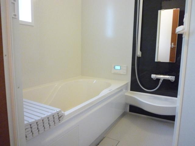 Same specifications photo (bathroom)