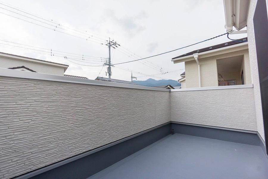 Balcony. Ready-built house (Hieitsuji stage III No. 9 locations)