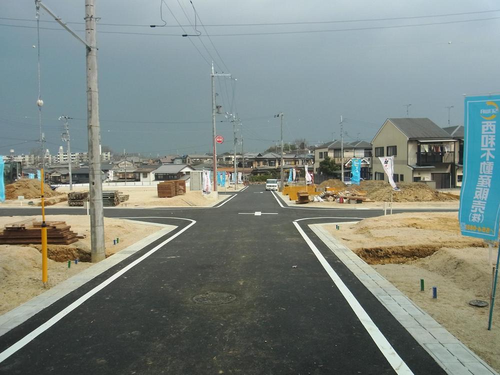 Local photos, including front road. Local (March 2013) Shooting