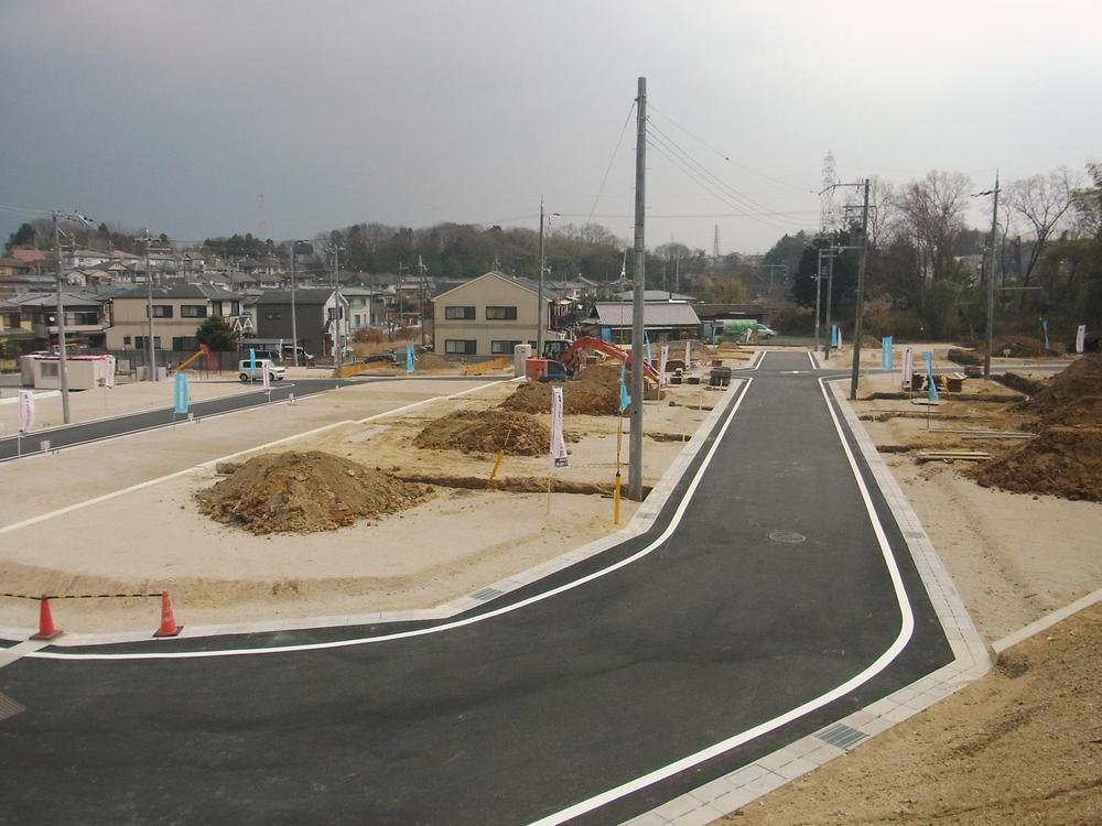 Local photos, including front road. Local (March 2013) Shooting