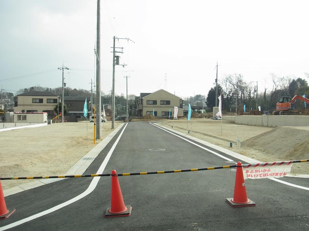 Local photos, including front road. Local (March 2013) Shooting