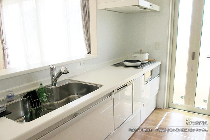 Kitchen.  [No. 3 place] [No. 3 destination introspection] 2013 August shooting  ※ Such as photographs of the accessories are not included in the price.