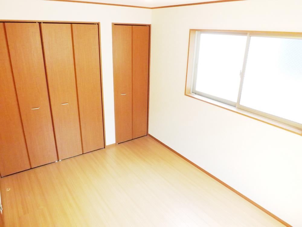 Same specifications photos (Other introspection). Same specifications photo (Western-style introspection)