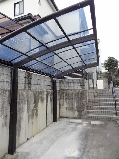 Parking lot. Local (12 May 2013) Shooting