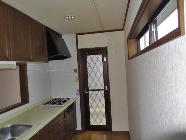 Kitchen. Local (12 May 2013) Shooting