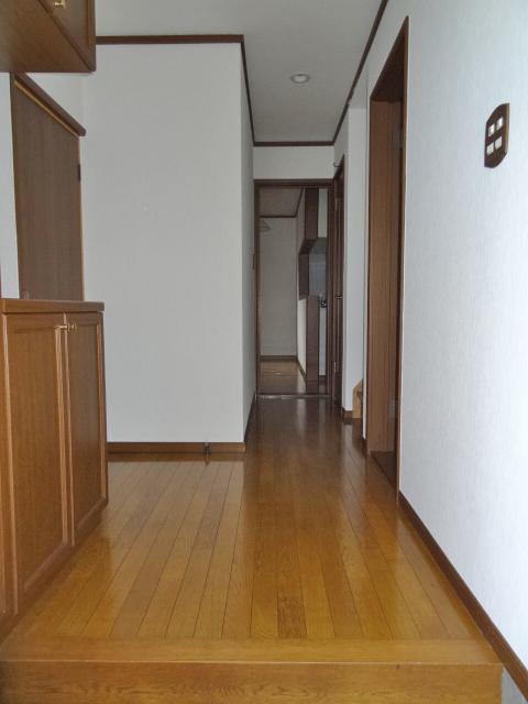 Entrance. Local (12 May 2013) Shooting