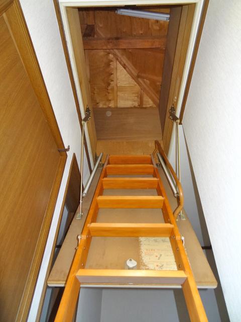 Receipt. Local (12 May 2013) Shooting