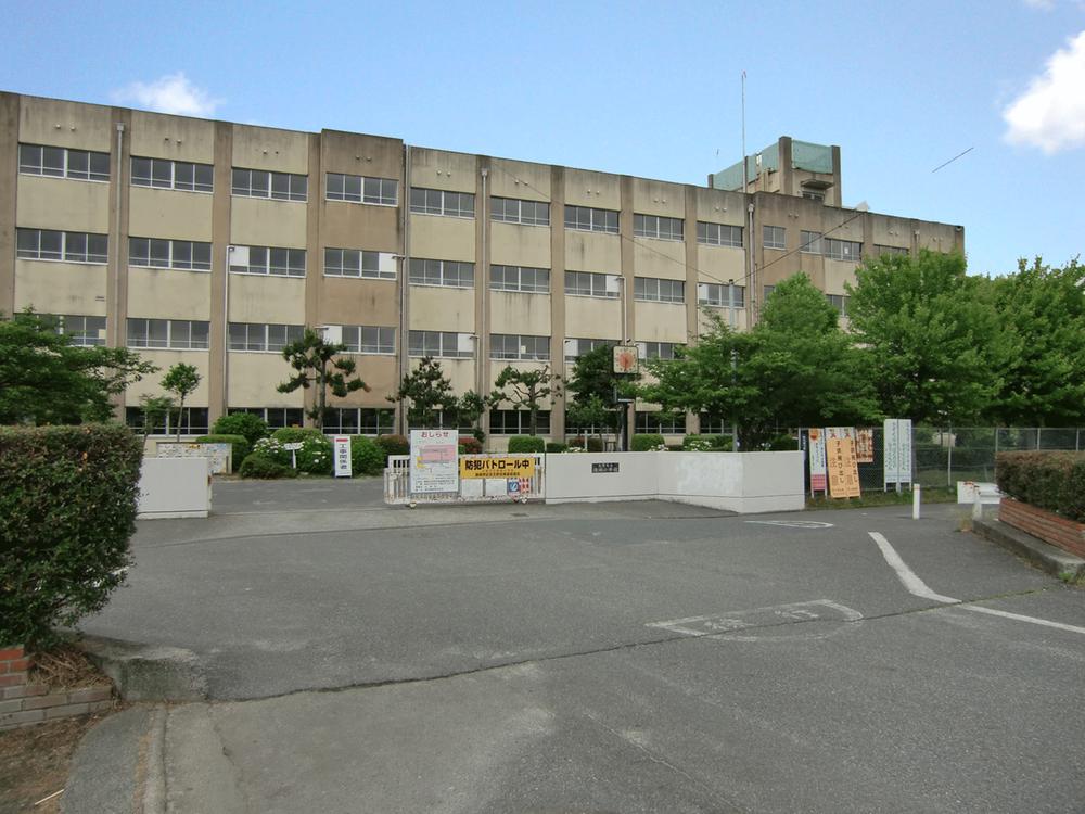 Primary school. Karasaki until elementary school 1530m