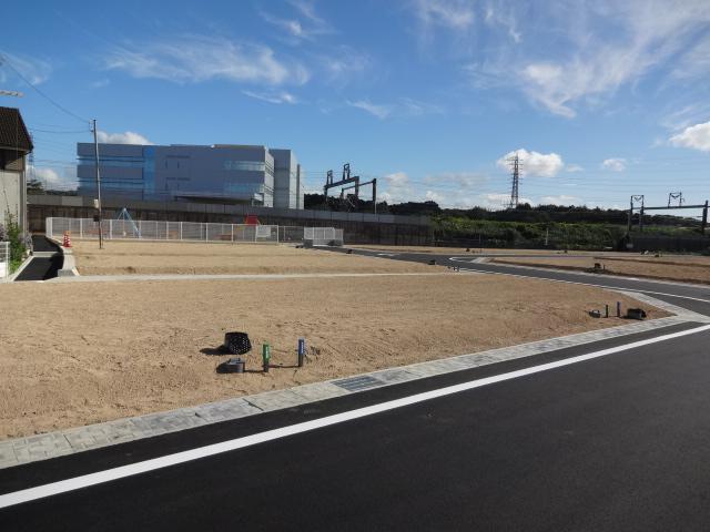 Local photos, including front road. Local (10 May 2013) Shooting