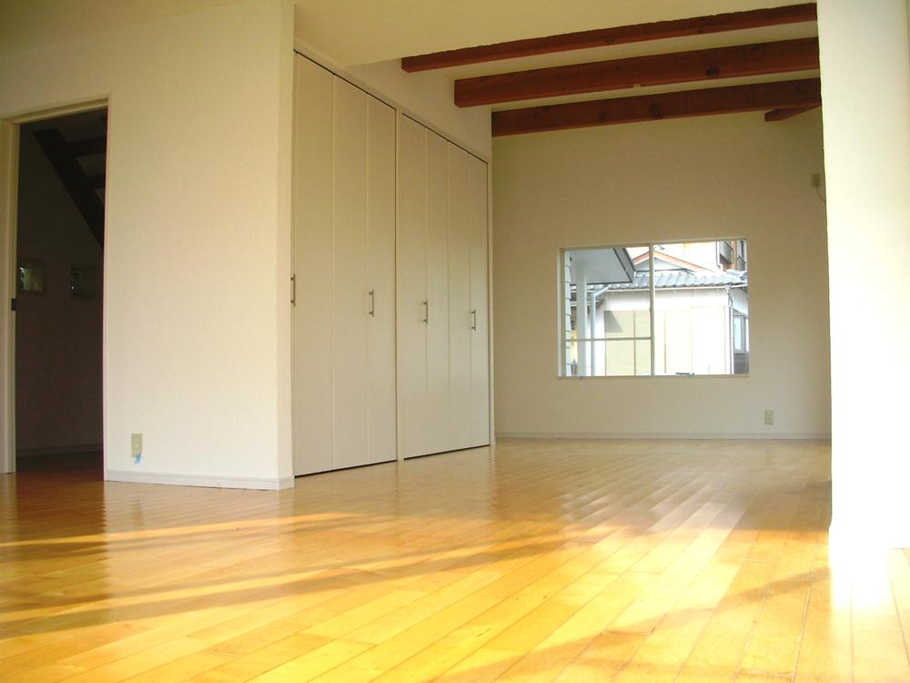 Living. Floor (flooring ・ Tiled)