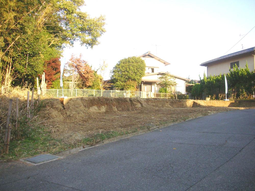 Local photos, including front road. Local (July 2013) Shooting