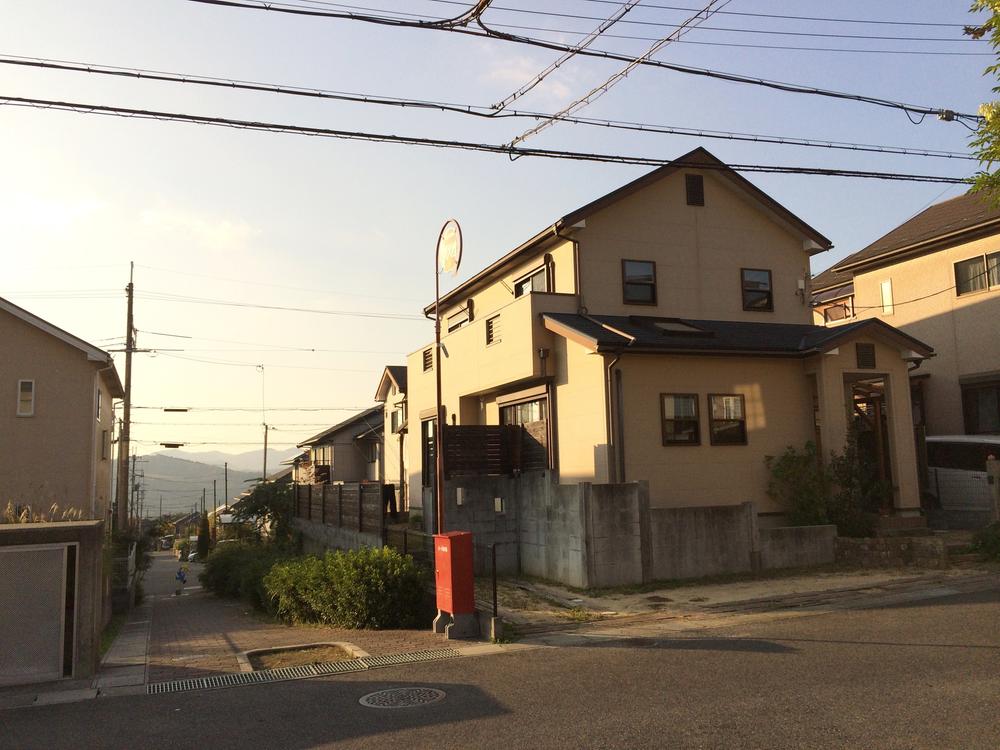 Local appearance photo. Local (11 May 2013) Shooting