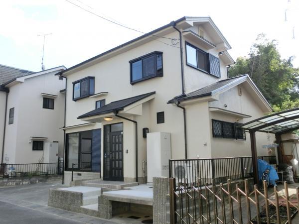 Local appearance photo. Already exterior wall paint