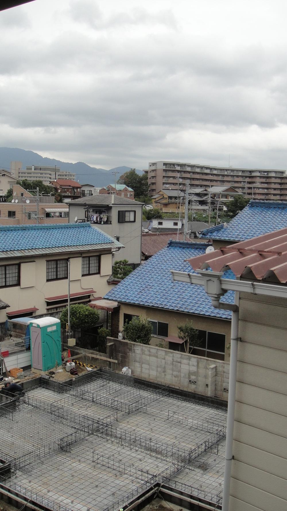 View photos from the dwelling unit. Local (10 May 2013) Shooting