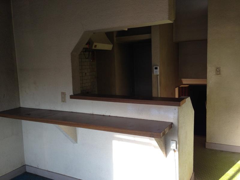 Kitchen. Face-to-face kitchen, It is likely to increase conversation with family.