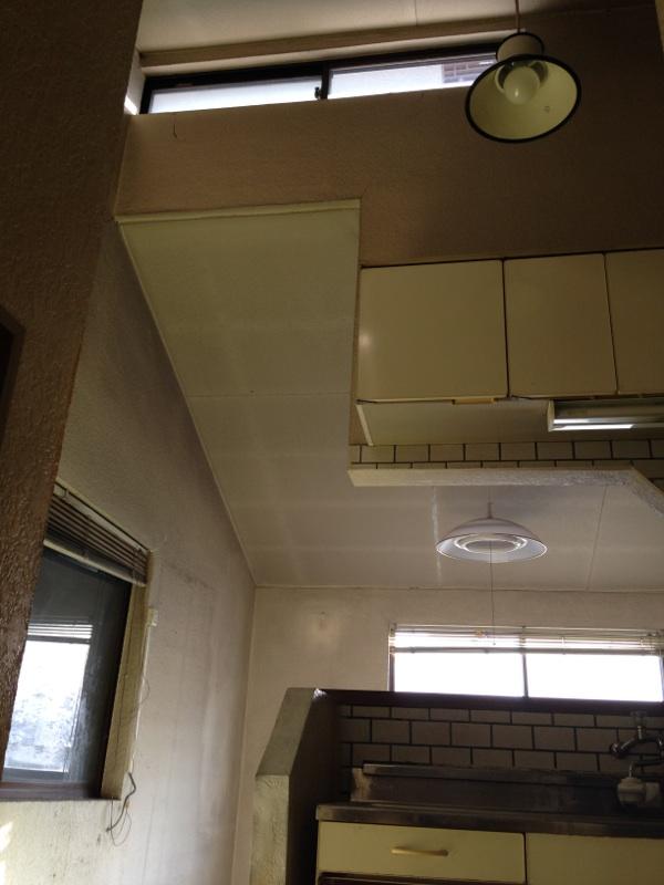 Same specifications photo (kitchen). Face-to-face kitchen. This is a middle of the second floor.