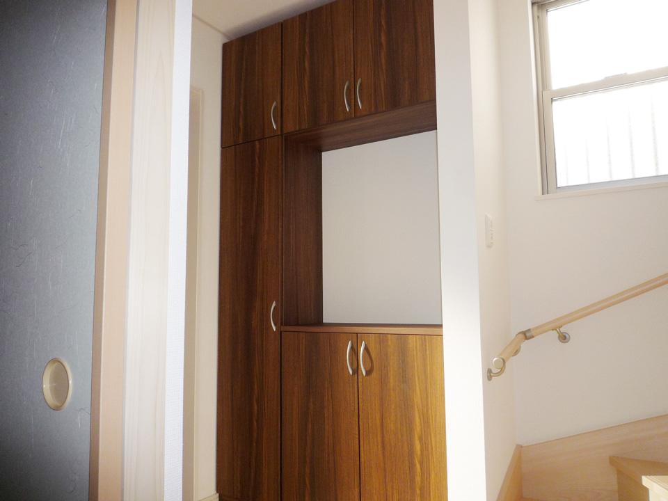 Entrance. The company example of construction (entrance introspection)