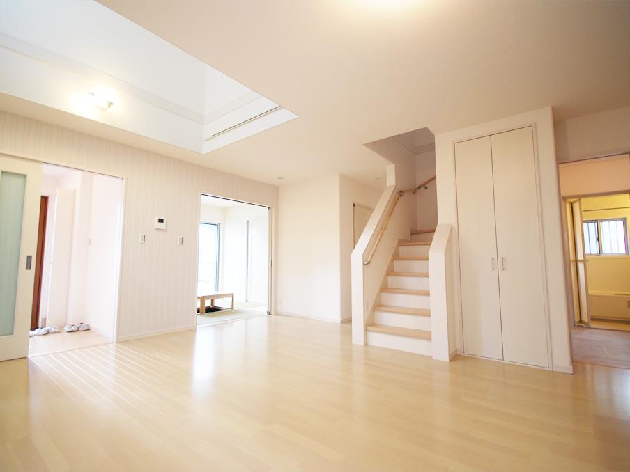 Living. Adopt a living stairs to a whiff of your family. (No. 10 locations)