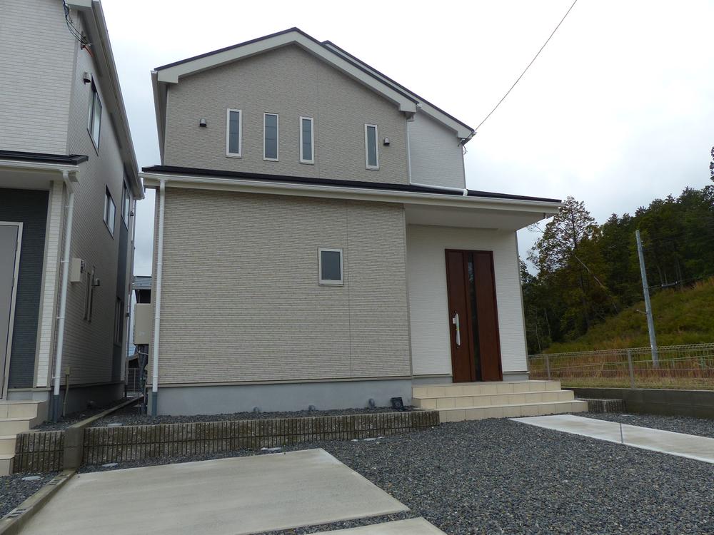 Local appearance photo. Local shooting