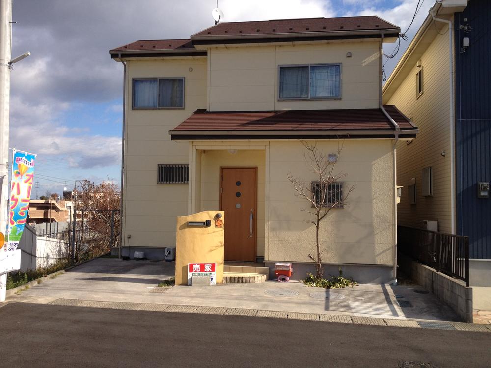 Local appearance photo. Local (12 May 2013) Shooting