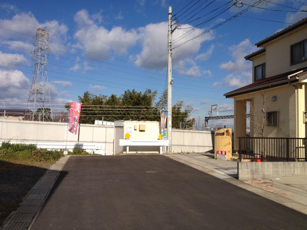 Local photos, including front road. Local (12 May 2013) Shooting