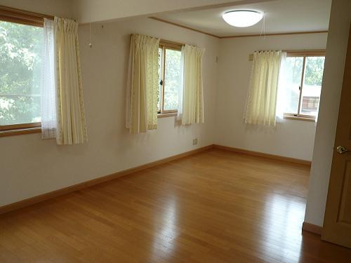 Non-living room. 2 Kaiyoshitsu