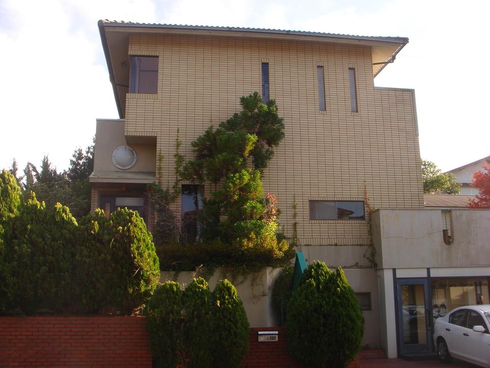 Local appearance photo. Local (11 May 2013) Shooting