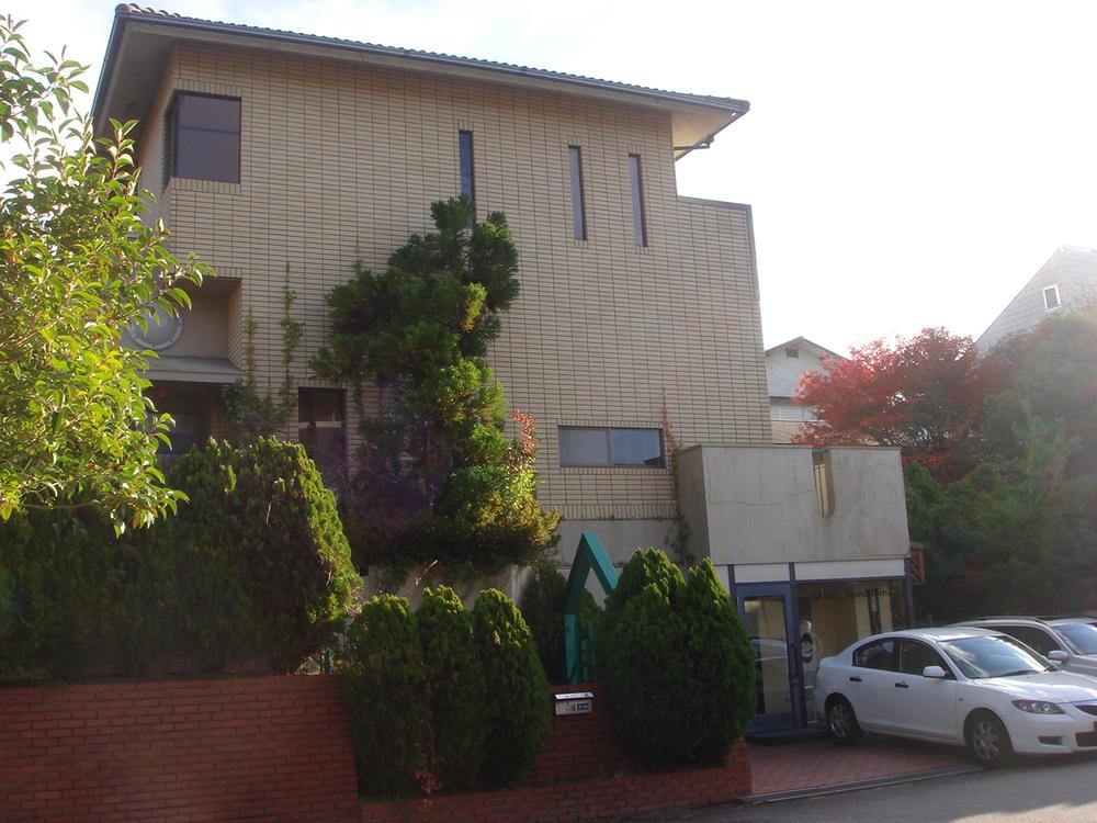 Local appearance photo. Local (11 May 2013) Shooting