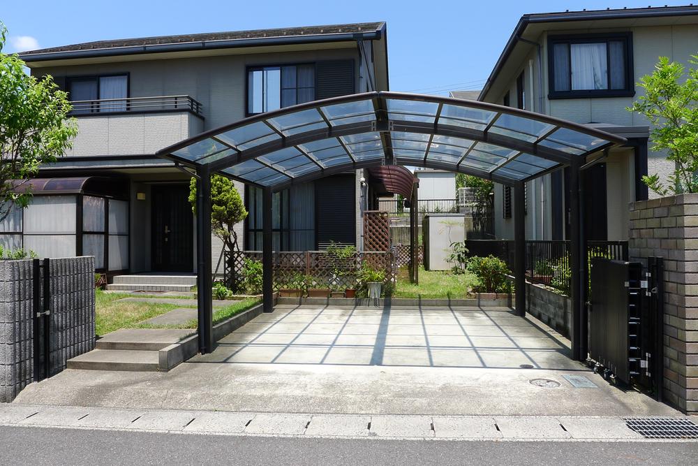 Parking lot. Local (June 2013) Shooting