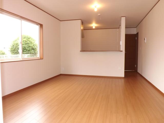 Living. Pair glass specification