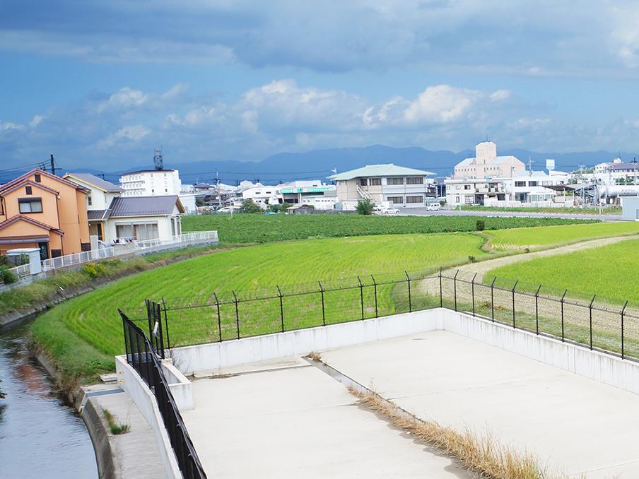 Other local. View from the main bedroom. Street will spread across the countryside. (4 over No. 5 locations)
