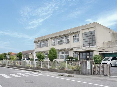 kindergarten ・ Nursery. Hayama 1250m to the east, kindergarten