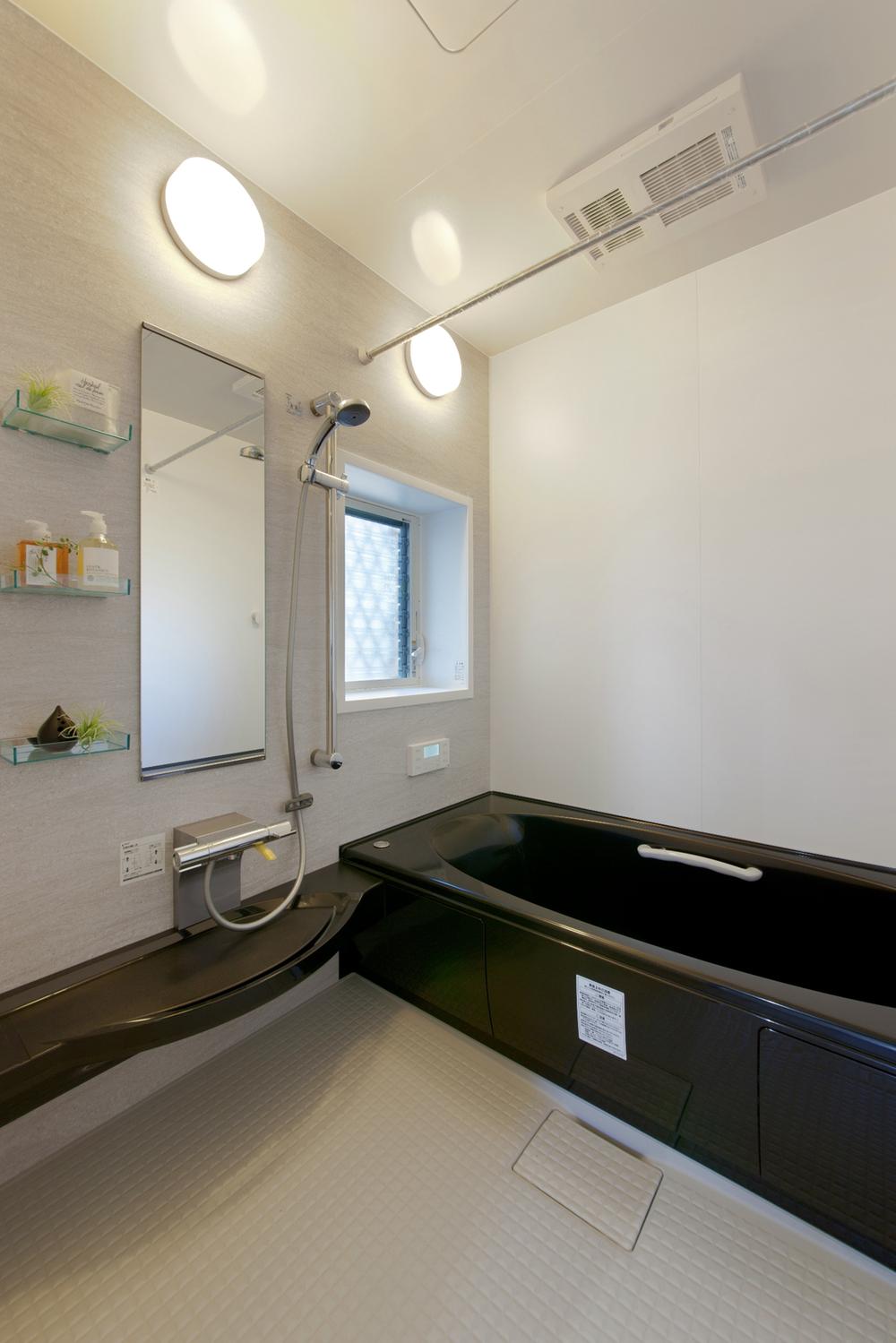 Same specifications photo (bathroom)