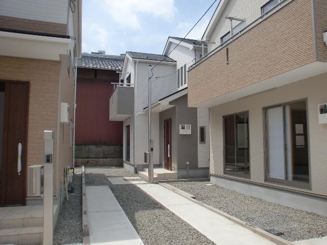 Same specifications photos (appearance). Same specifications photos (appearance) Parking three Allowed